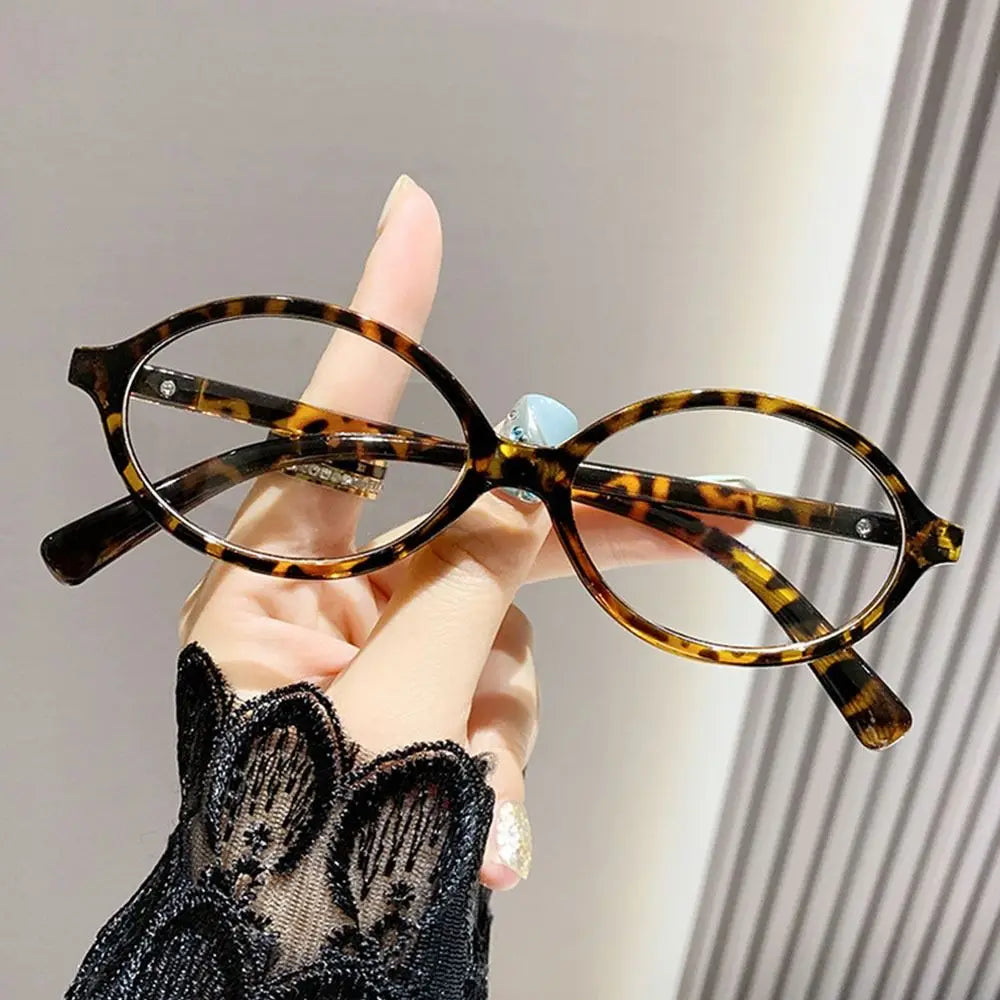 Retro Oval Frame Glasses Women